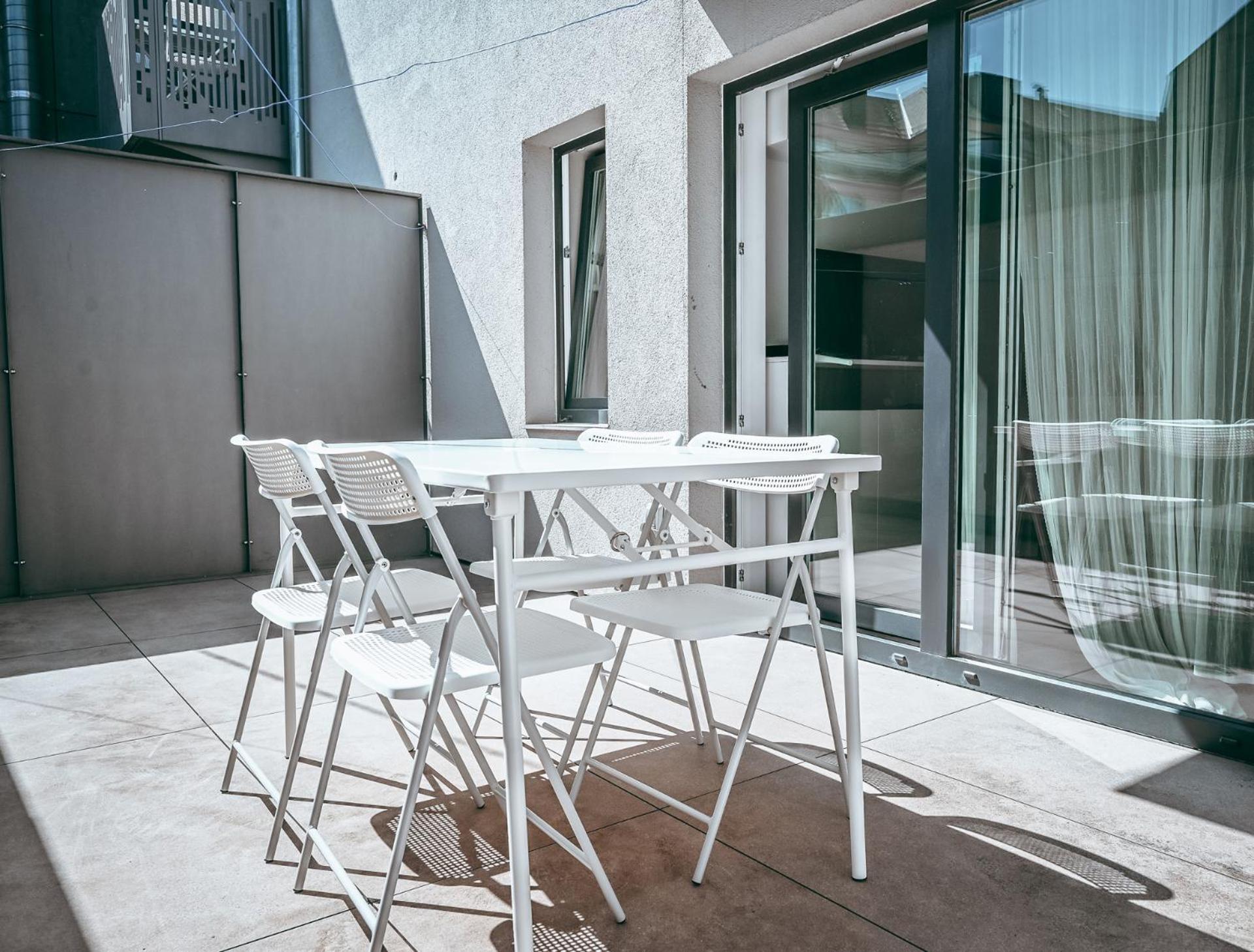 Wake Up Esch City Bagian luar foto